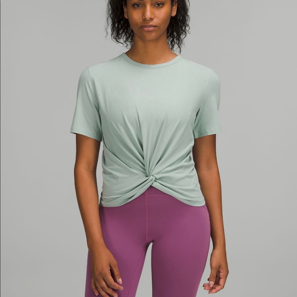 Lululemon Cresent Tee - *Veil*